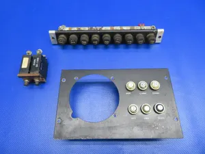 Piper PA-235 Fuse Holder Circuit Breaker Panel w/ Circuit Breakers (0121-416)
